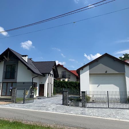 Cozy 2-Bedroom Vacation Apartment With Entire Top Floor Gaj  Экстерьер фото