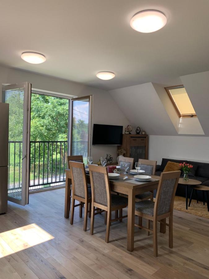 Cozy 2-Bedroom Vacation Apartment With Entire Top Floor Gaj  Экстерьер фото